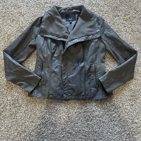 Women's Black Faux Leather Jacket - Picture 1 of 3